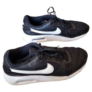 Nike Women's Black and White Air Max SC Sneakers - Size 8.5